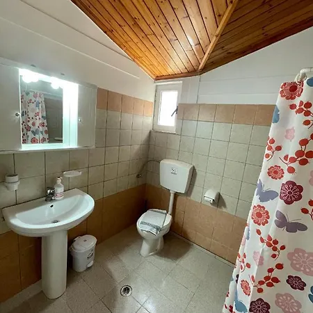 Matina Apartman Nikiána