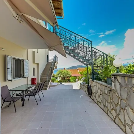 Matina * نِكيانا